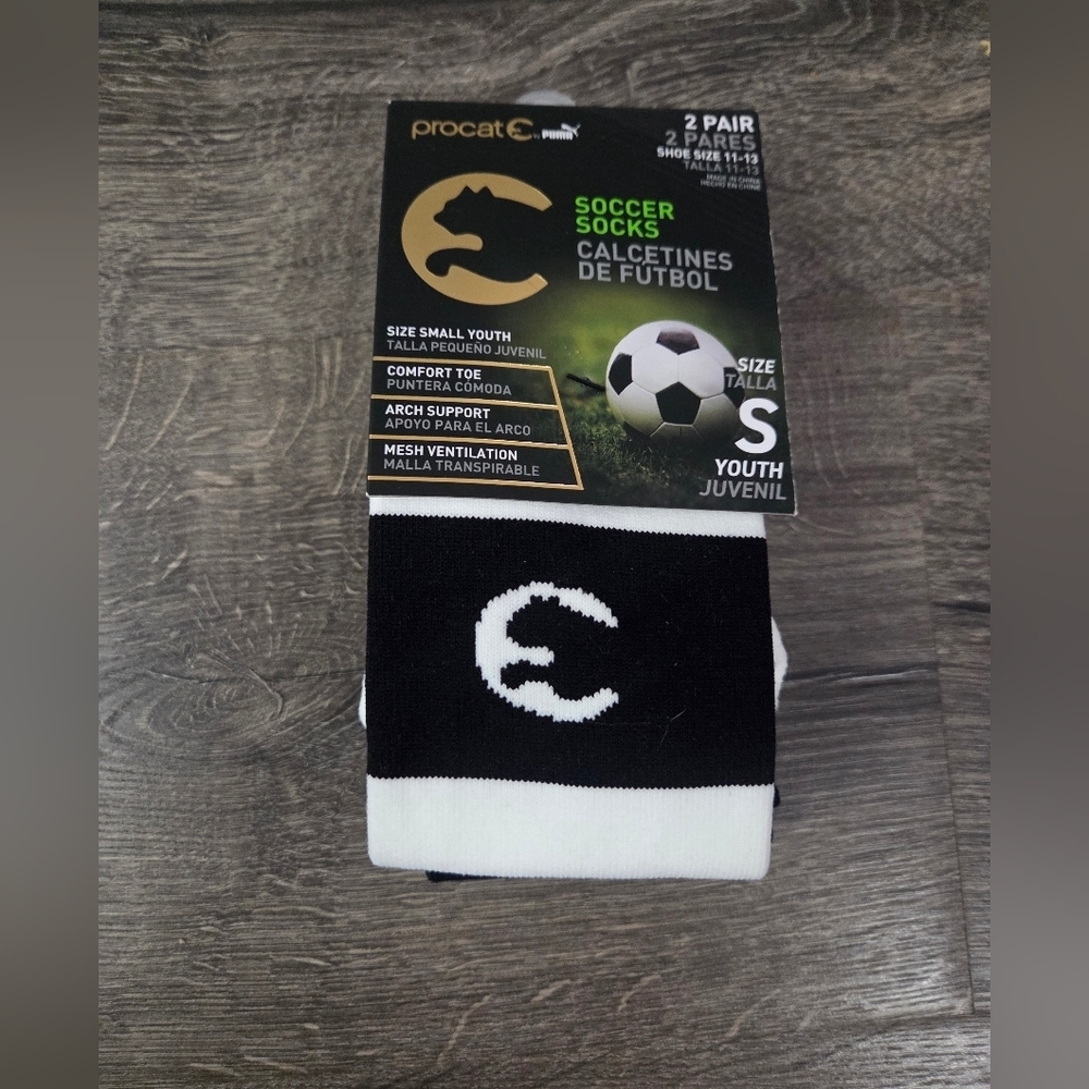 Procat PUMA Boys Youth Size Small Black and White Soccer Socks NWT